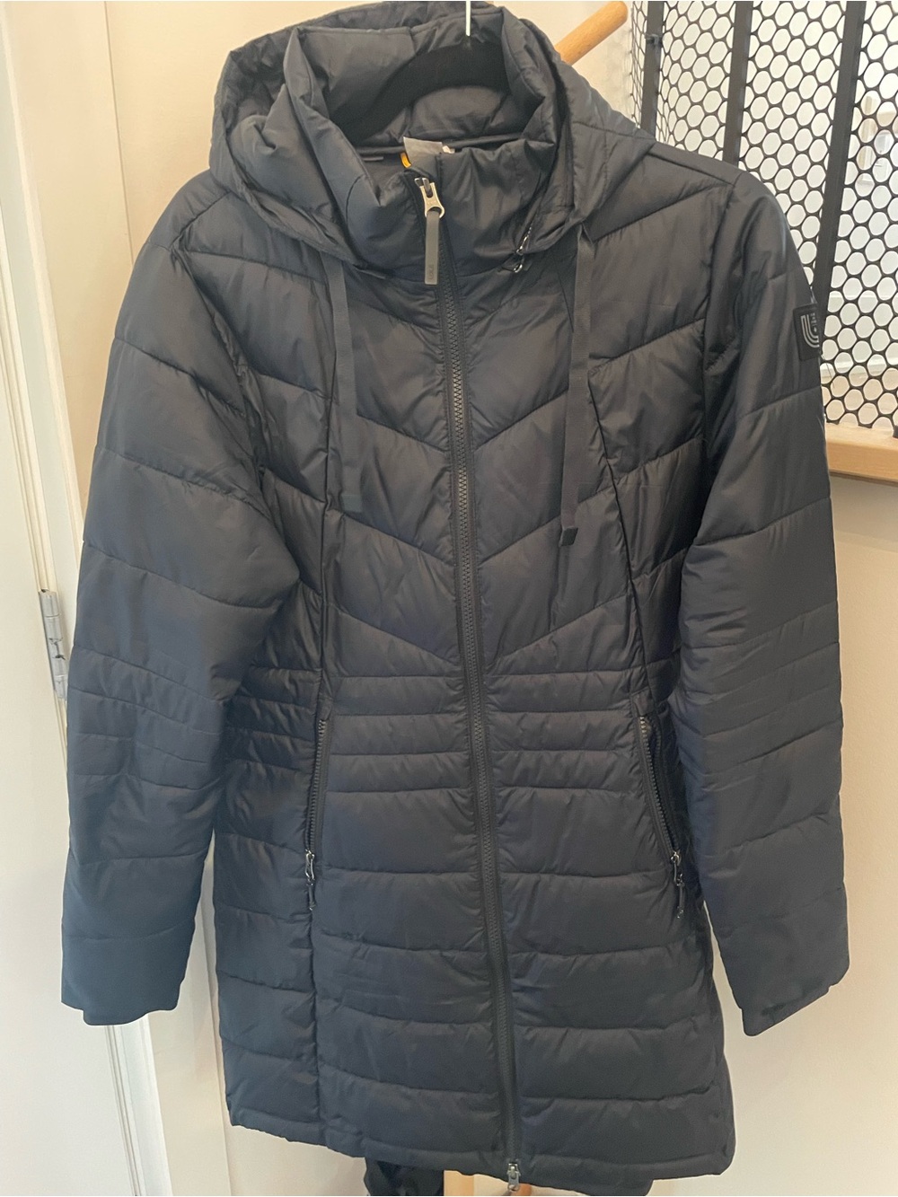 LOLË Women's Black Quilted Hooded Puffer Coat